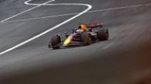 Sprint plný bitev o pozice vyhrál v Číně Verstappen