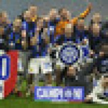 Fotbalisté Interu získali díky výhře v milánském derby jubilejní 20. titul