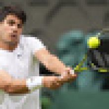 Alcaraze trápil na úvod Wimbledonu kvalifikant, Sabalenková odstoupila