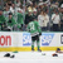 Granlund hattrickem zařídil výhru nad Winnipegem a přiblížil Dallas k postupu
