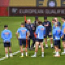Čeští fotbalisté nastoupí proti Černé Hoře v základní sestavě i s Hložkem