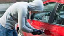 Ukradli jim auto. Policie se k ničemu neměla. Jak to nakonec vyřešili vás pobaví!
