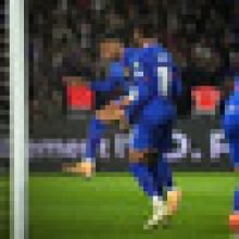 Francie slaví postup na mistrovství světa, Norsko je blízko