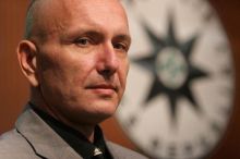 Kamery ve sprchách, „Fialova“ bouračka do Kajínka. Všechny přešlapy Komorousovy elity