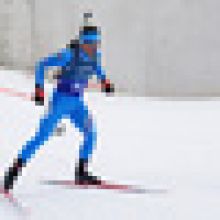 Biatlonista Giacomel místo útoku na zlato skončil v nemocnici