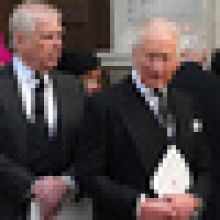 Britská vláda podle médií zvažuje, že Andrewovi vezme právo na následnictví