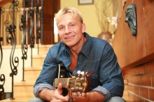 Příkoří Martina Maxy: Kdysi zachránil kamarádku před nahým vlivným politikem. Udělali z něho násilníka