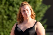 Popelka z kamionu touží po dítěti. Polovinu těla krásné Marcely ale tvoří tuk