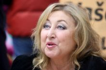 Je poloviční Ukrajinka, její břitké hlášky zlidověly. Halina Pawlowská slaví 71