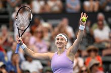 Muchová zvládla těžkou bitvu a jde dál. Velký turnaj v Miami komplikují bouřky