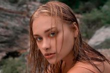 Zmizela po večírku v Dubaji. Našli ji těžce zraněnou u silnice, dnes modelka znovu stojí na nohou