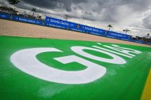 Všude kolem bláto. Salačovi a spol. zachraňovali závody, pomáhali i brazilští vězni