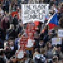 Demokracii ohrožují skupiny neschopné přijmout výsledky voleb, řekl Macinka