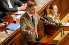 Poslanci nezvolili Rakušana místopředsedou Sněmovny ani na čtvrtý pokus