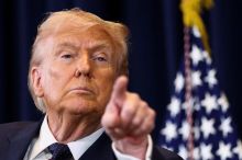 Trump: Íránci žádají Spojené státy o příměří. Je to lež, zní z Teheránu