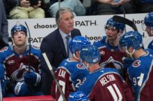 Nečas zazářil v NHL třemi body, Dobeš s Vejmelkou vychytali výhry