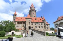 Hrady, zámky a další památky o víkendu připraví mimořádné prohlídky