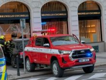 Seniorka vjela v centru Prahy autem do obchodu