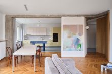 V hlavní roli výhled na Vltavu. Z problémového sloupu vzniklo srdce moderního interiéru