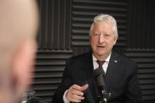 Zastřelit se, nebo natočit rozhovor s Radimem Fialou? Ministr Zůna dilema neměl