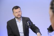 „Nejde o poplatky. Jde o kontrolu.“ Analytik o zásahu do veřejnoprávních médií