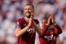 Souček fascinuje. Tohle je přece šílené, nevěří v Anglii tomu, co Čech předvedl