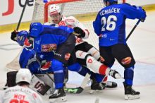Hokejisté podlehli Švýcarům 0:1 po nájezdech, domácí turnaj EHT ale končí druzí