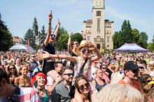 „Za tou zdí nejsou žádné příšery.“ Unikátní festival tři dekády otevírá psychiatrii