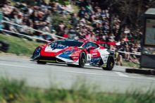 Video: Lamborghini burácelo Náměští vzhůru k pohádkovému zámku
