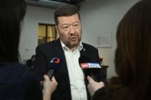 Sněmovna bez účasti opozice zahájila schůzi ke sjezdu SdL v Brně