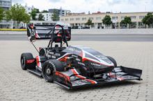 Nová elektrická formule z brněnského VUT vznikala i ve skladovém kontejneru