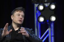 Bloomberg: Muskova SpaceX rozštěpí akcie, snížit tak cenu před vstupem na burzu
