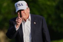Trump opět pohrozil Íránu zničením, pokud nepřijme mírovou dohodu