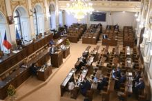 Sněmovna nedokončila schvalování změn v pomoci lidem v bytové nouzi