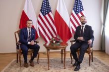 Varšava navrhla zřídit stálou základnu amerických vojsk v Polsku, uvedl ministr