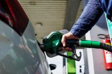 Maximální cena nafty v pátek vzroste ke 40 korunám za litr, cena benzinu mírně klesne