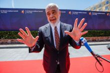Jsou tři věci, které neodhadnete: Bůh, sex a EU. Prezident malé země šokoval Brusel