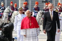 Papež ve Španělsku zkritizoval světové lídry, setká se s oběťmi sexuálního zneužívání v církvi