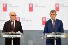 Vláda schválila zrušení poplatků pro ČT a ČRo, dá jim o 1,4 miliardy méně