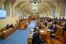 Senát uspořádá v červenci slyšení k lidskoprávní agendě a k politice závislostí
