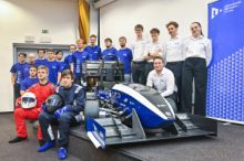 Studenti ZČU postavili elektrickou formuli, koncem července ji otestují v Mostě