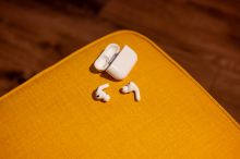 Apple chystá AirPods s kamerami. Siri díky nim uvidí svět kolem vás