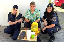 Na školáka, co prodával limonádu, poslali policii. Reakce strážnic dojala celé Polsko