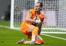 Tottenham nadále počítá s Kinským, český brankář podepsal vylepšený kontrakt