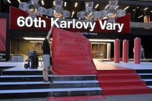 Vary zahájí festival dronovou show. Diváci se budou moci fotit na červeném koberci