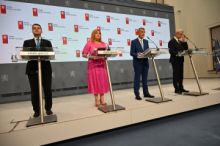 STEM: Spokojenost s vládou klesá, vyšší nespokojenost je ale s opozicí