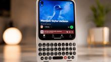 Clicks Communicator je zřejmě nejunikátnější telefon letoška. Má fyzickou klávesnici, audio jack a krásný systém