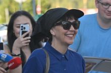 Na karlovarský festival přiletěla i režisérka a herečka Maggie Gyllenhaalová
