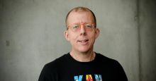 Interview Plus: Holý: Smí AI lhát, že máte hezký svetr? Otázka pro filozofa (audio)