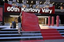 Vary zahájí festival dronovou show. Diváci se budou moci fotit na červeném koberci